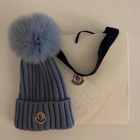 MONCLER BEANIE WITH POM POM - Picture 4 of 4